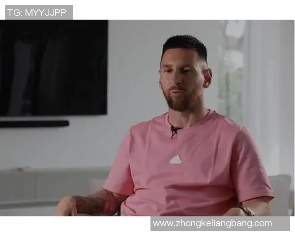 足球明星们的珍贵友情瞬间展现团结与激情的美好时光